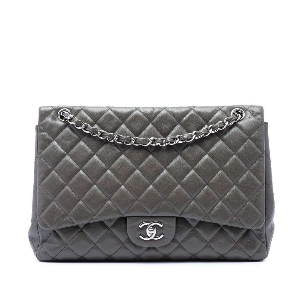 Chanel Maxi Classic Caviar Single Flap Green Leather Very good - Front View