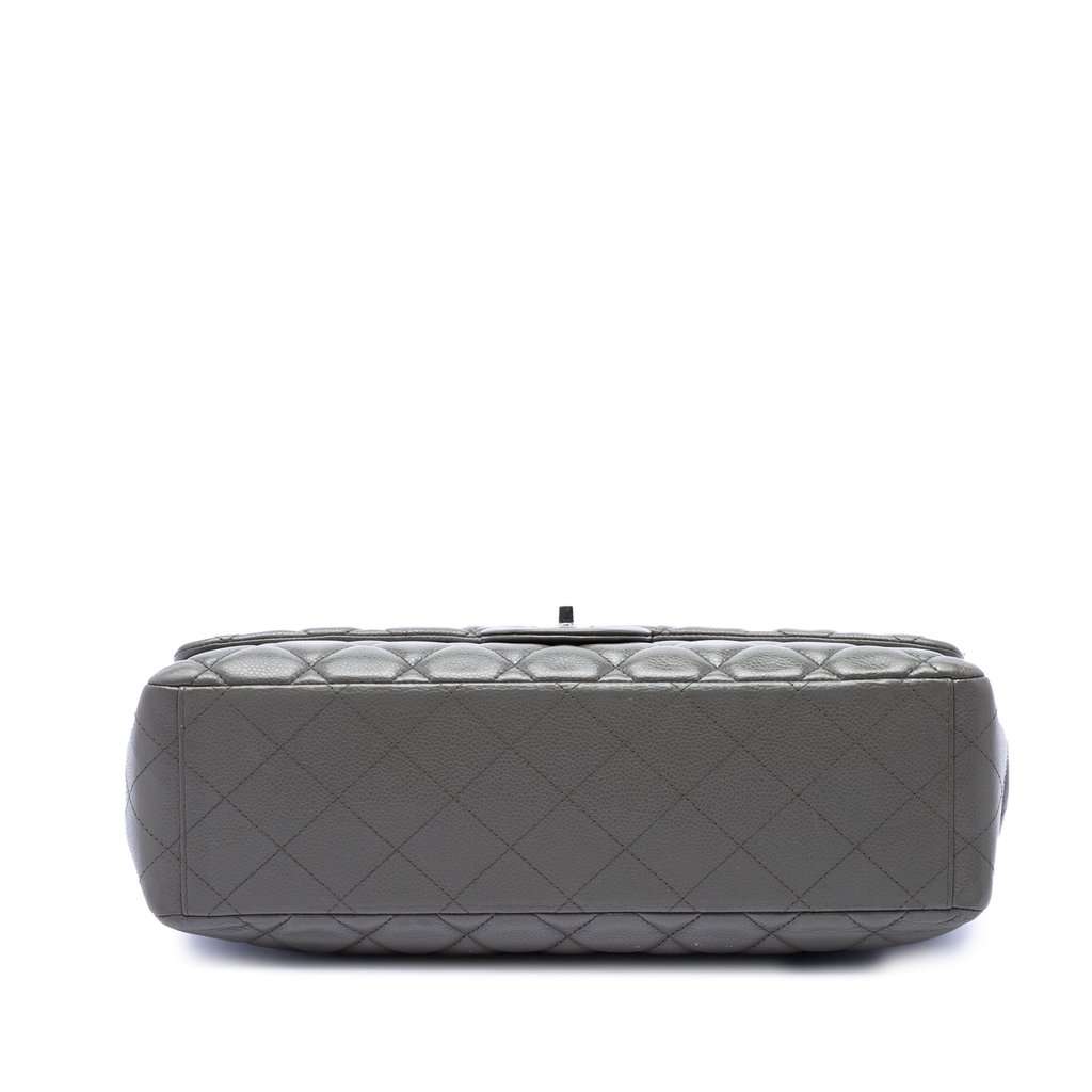 Chanel Maxi Classic Caviar Single Flap Green Leather Very good - Inside View