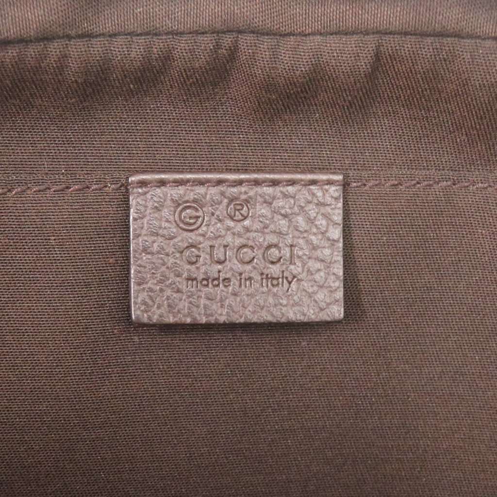 Gucci GG Canvas Crossbody Beige Very good condition - Model View