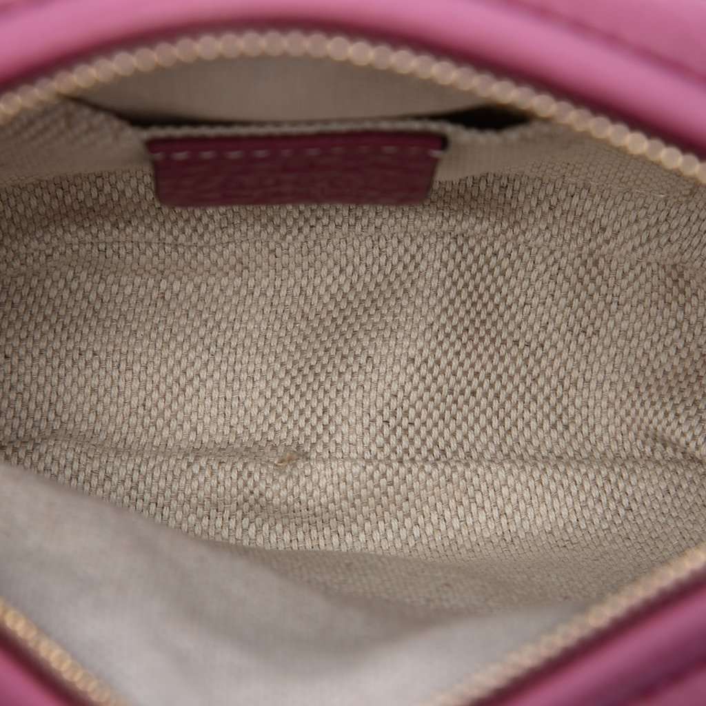 Gucci Mini Pebbled Calfskin Soho Chain Crossbody Pink Leather Very good condition - Model View