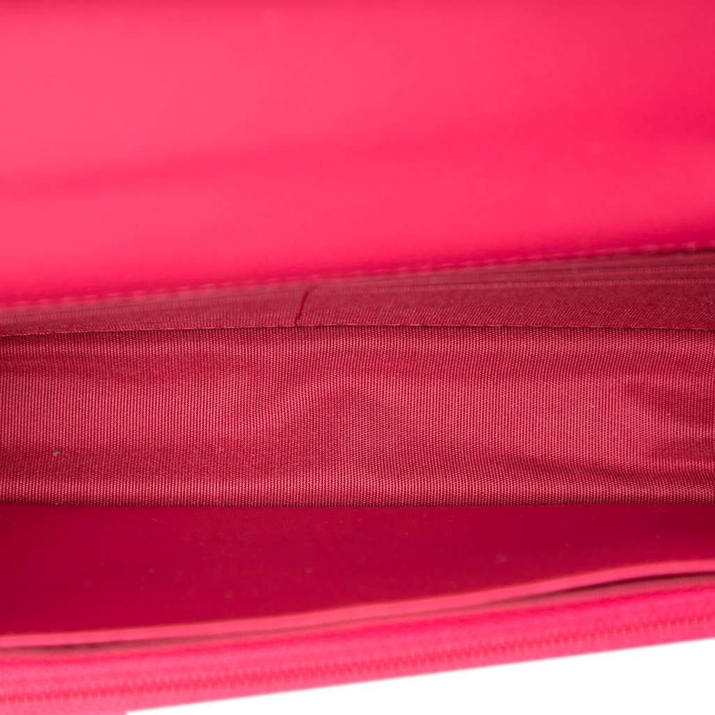 Chanel Quilted Lambskin 19 Wallet on Chain Pink Leather Very good condition - Model View
