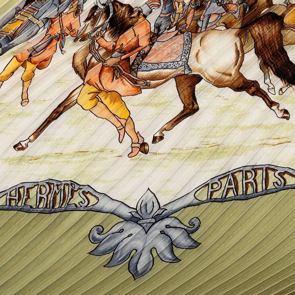 Hermès Les Chevaux des Moghols Pleated Silk Scarf Green Never worn - Inside View