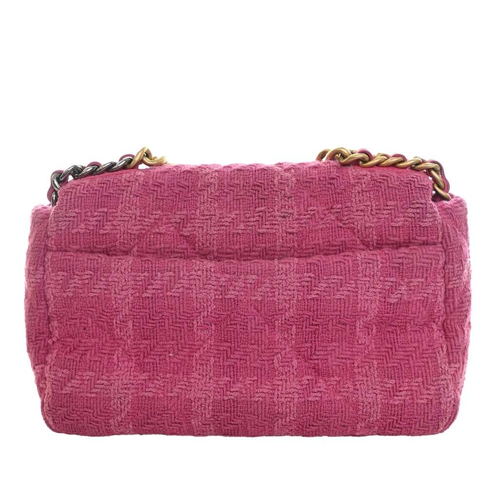 Chanel Medium Tweed 19 Flap Pink Very good - Model View