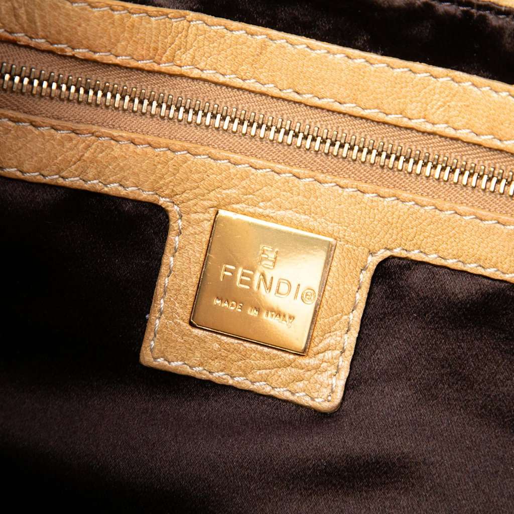 Fendi Suede FF Shoulder Bag Beige Leather Very good condition - Box View