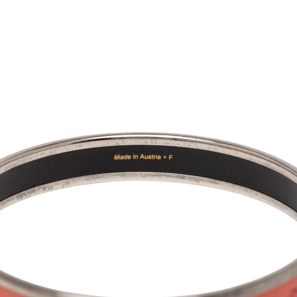 Hermès Narrow Caleche Enamel Bracelet 65 Orange Very good - Model View