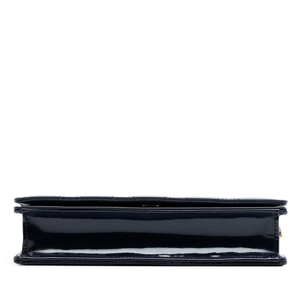 Dior Patent Cannage Lady Dior Pouch with Chain Blue Leather Very good condition - Inside View