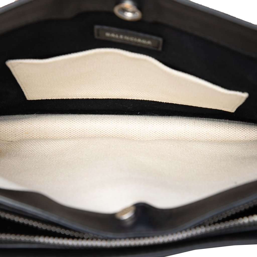 Balenciaga Canvas Navy Pochette M Crossbody White Very good - Model View