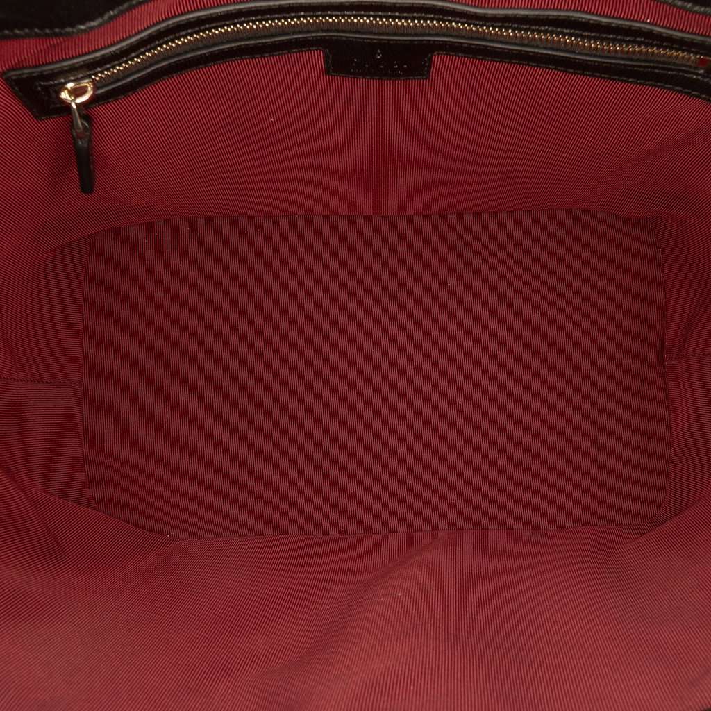 Gucci Medium GG Marmont Matelasse Calfskin Betty Tote Black Leather Very good condition - Model View