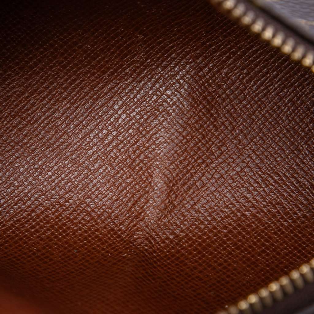 Louis Vuitton Monogram Papillon Pochette Brown Very good condition - Model View