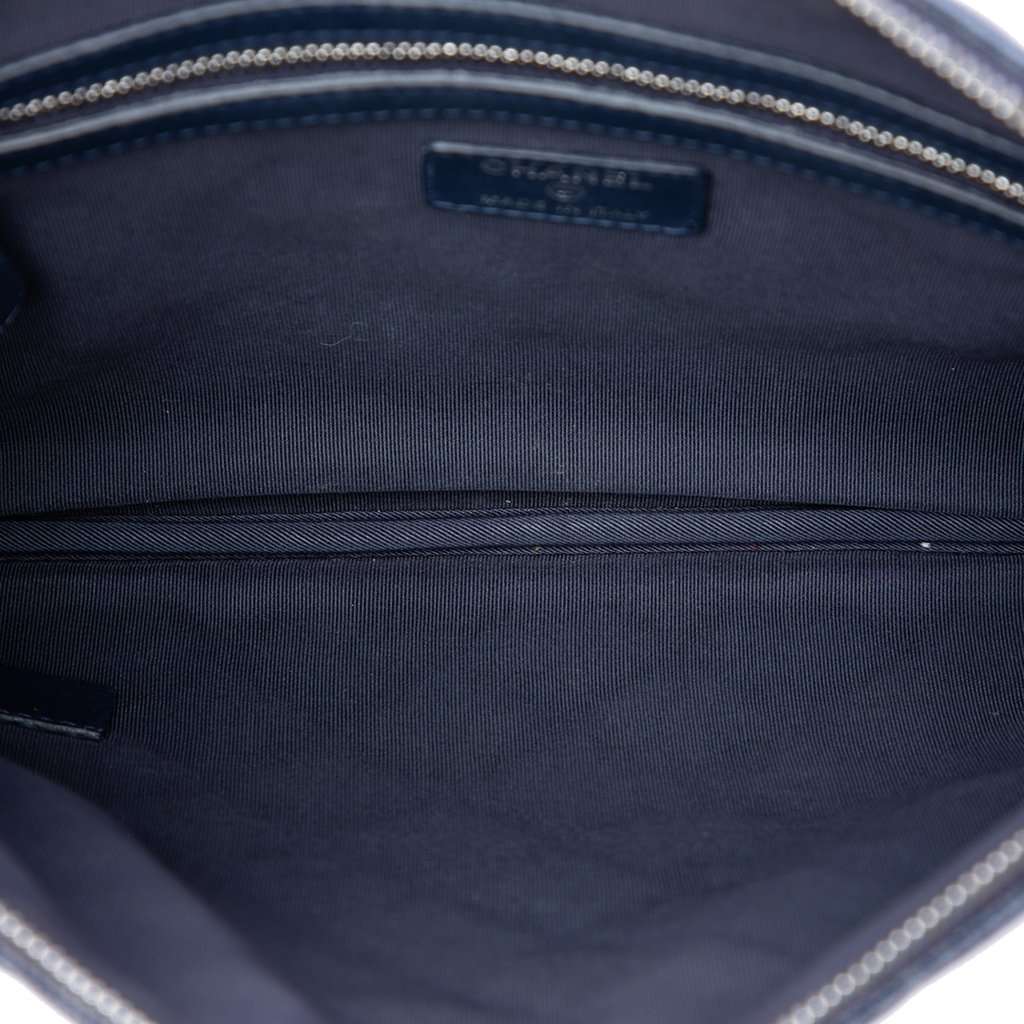 Chanel Medium Quilted Caviar O Case Clutch Blue Leather Very good - Model View