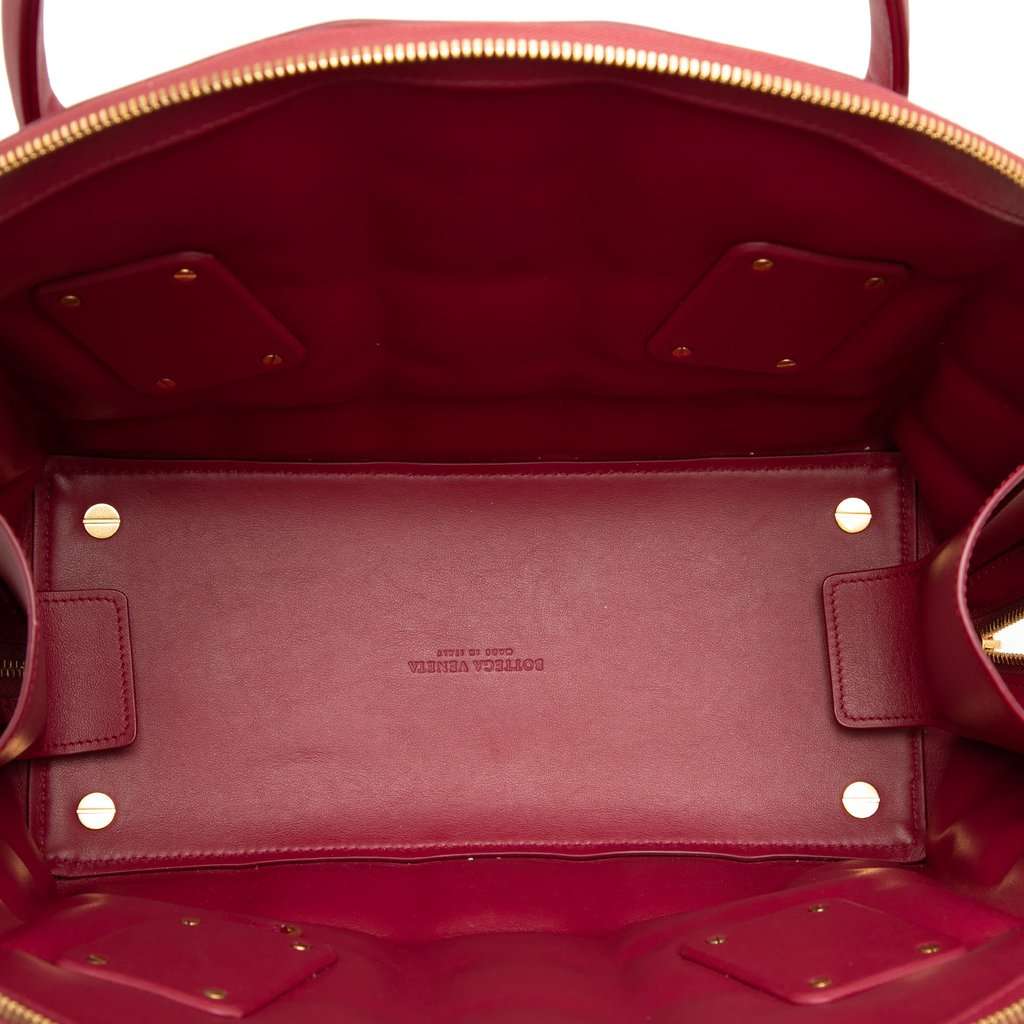 Bottega Veneta Medium Padded Leather Swoop Bag Red Leather Very good - Model View