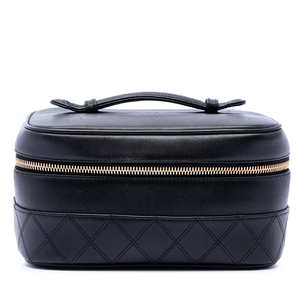 Chanel CC Quilted Lambskin Vanity Case Black Leather Very good - Front View