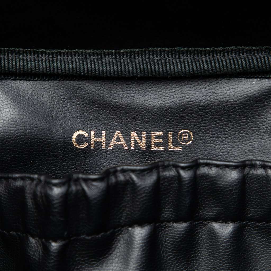 Chanel CC Quilted Lambskin Vanity Case Black Leather Very good - Box View