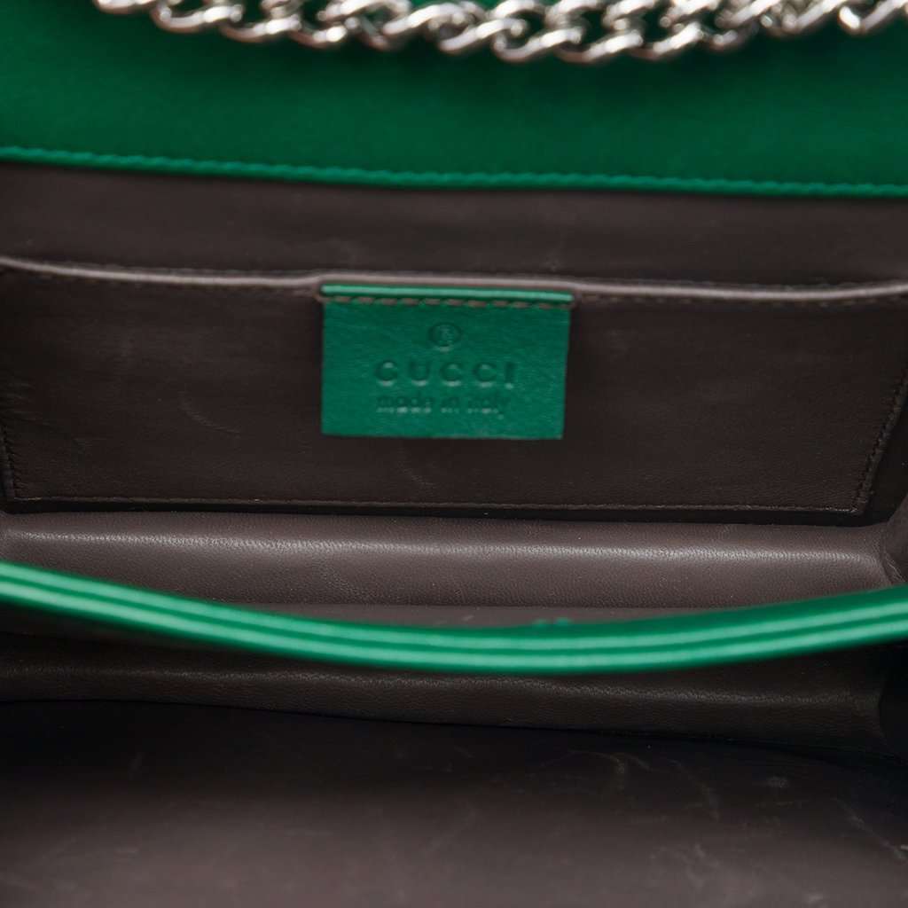 Gucci Small Patent Interlocking G Crossbody Green Leather Very good - Model View