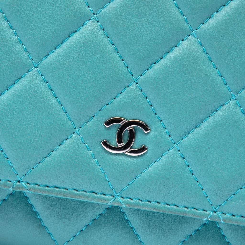 Chanel CC Quilted Lambskin Wallet On Chain Blue Leather Very good condition - Box View