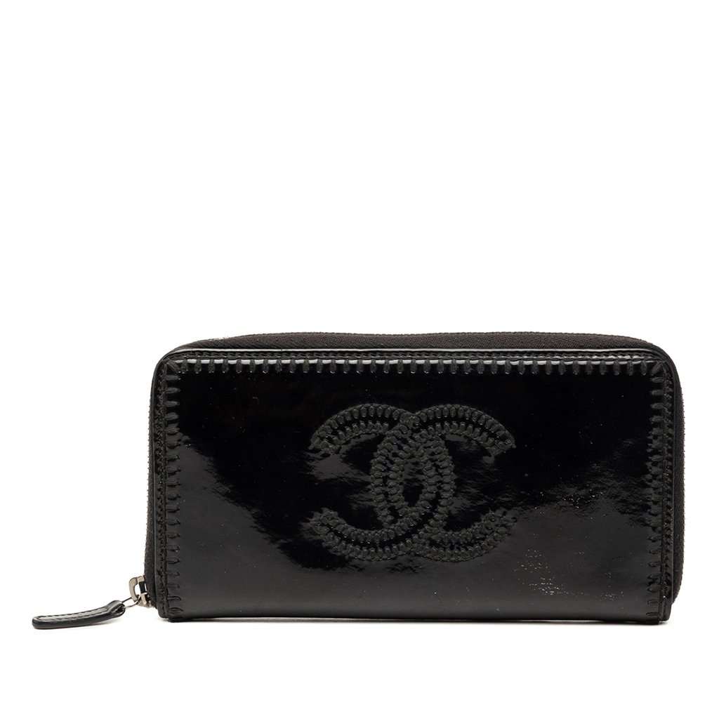Chanel CC Patent Stitched Long Wallet Black Leather Very good condition - Front View