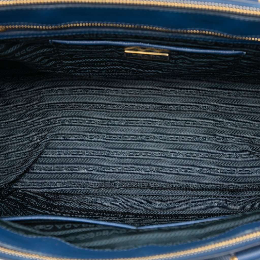 Prada Large Saffiano Lux Galleria Double Zip Tote Blue Leather Good - Model View