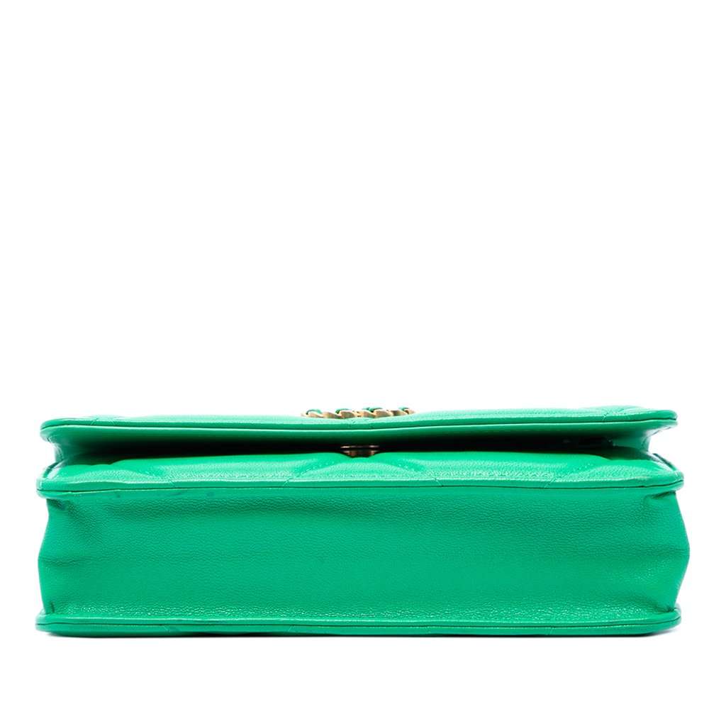 Chanel Quilted Lambskin 19 Wallet on Chain Green Leather Very good condition - Inside View