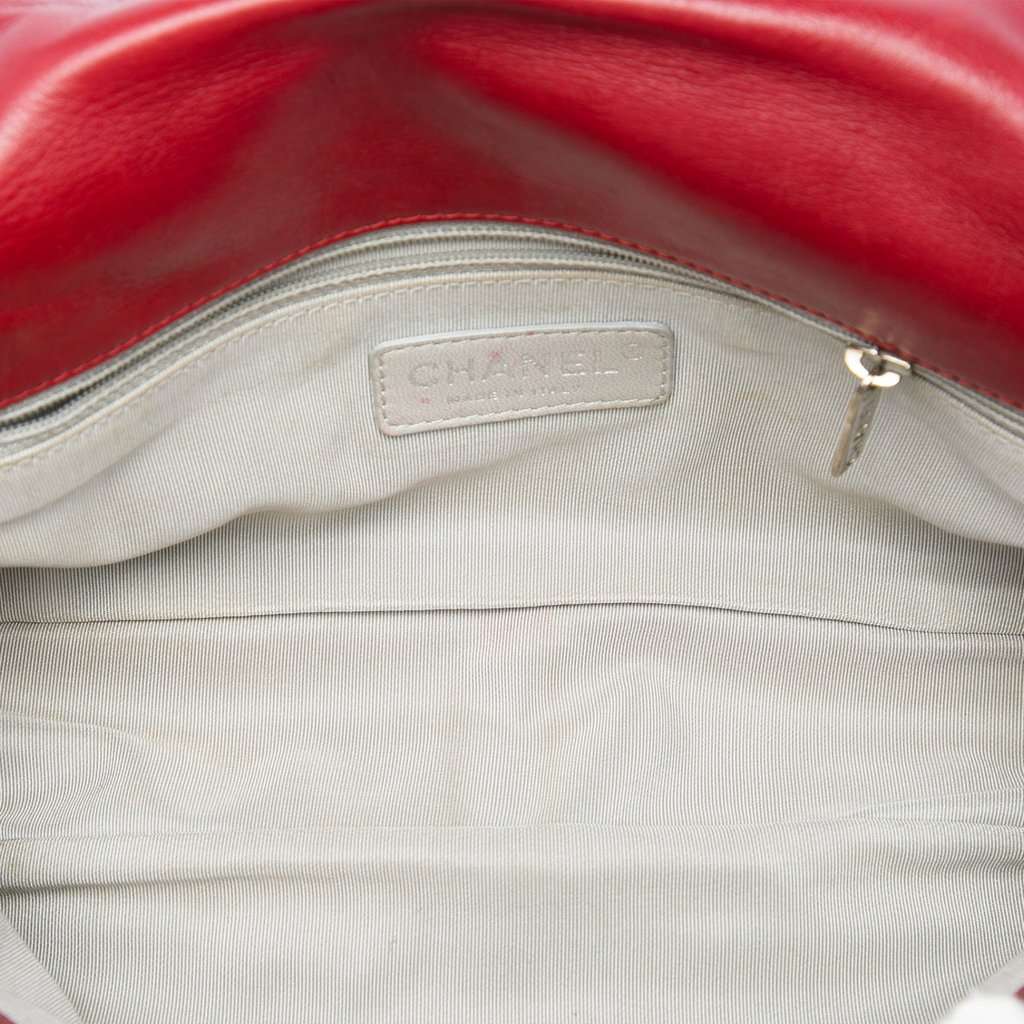 Chanel Paris Shanghai Calfskin On The Bund Pochette Red Leather Very good condition - Model View