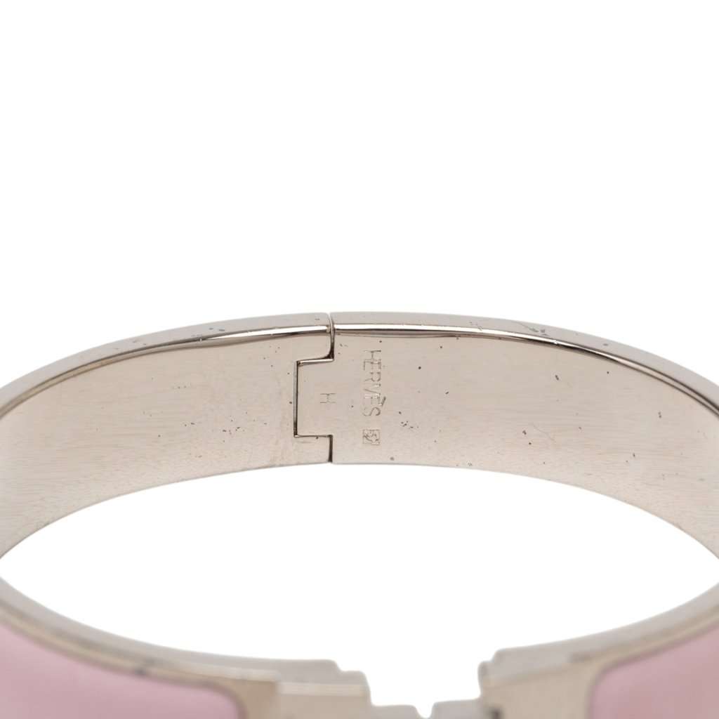 Hermès Narrow Enamel Clic H Bracelet PM Pink Very good - Model View