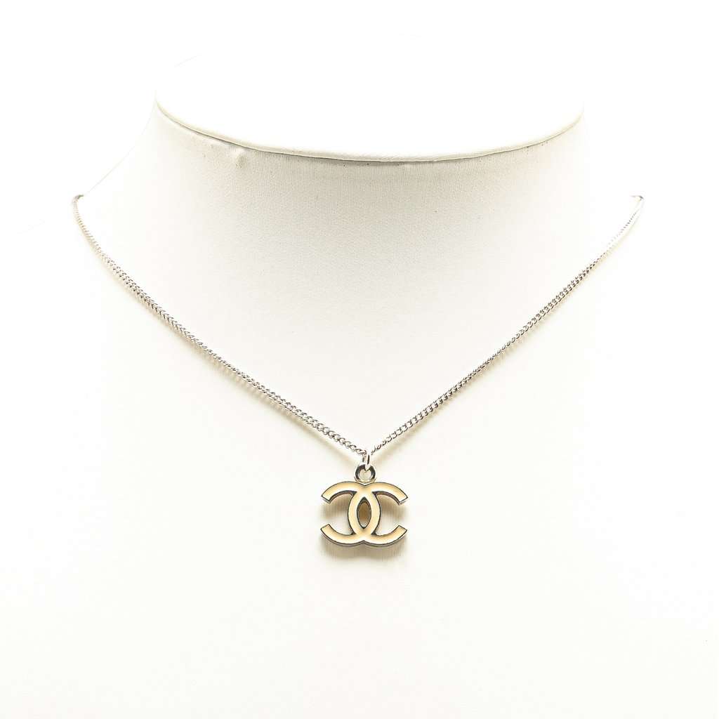 Chanel Silver CC Enamel Pendant Necklace Silver Metal Very good condition - Model View