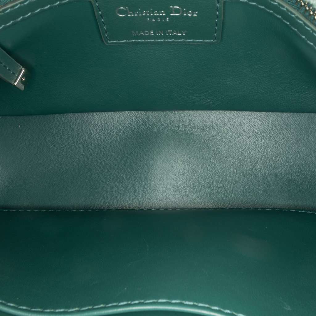 Dior Small Tweed Macrocannage Caro Bag Green Very good - Model View