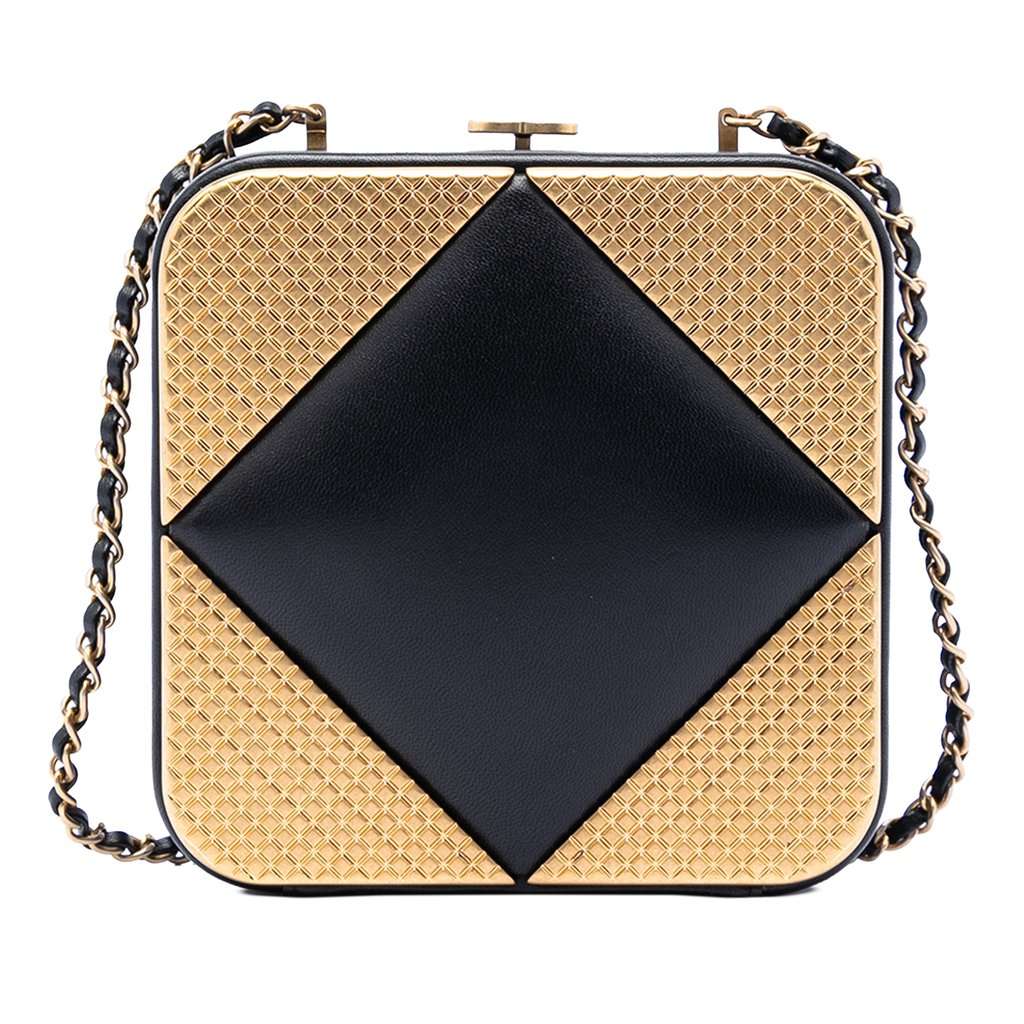 Chanel CC Lambskin and Metal Square Clutch with Chain Black Leather Very good condition - Front View