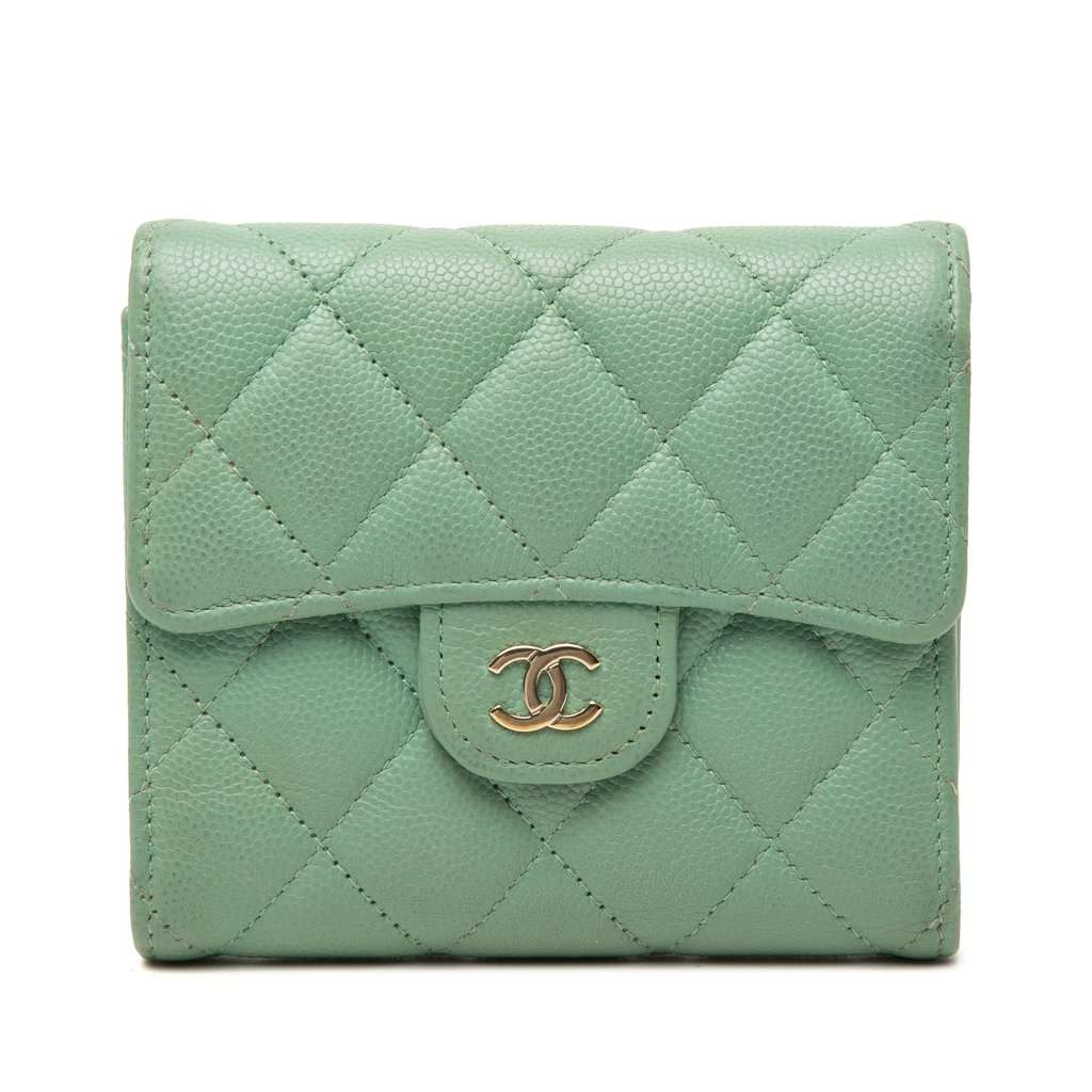 Chanel CC Quilted Caviar Trifold Wallet Green Leather Very good condition - Front View