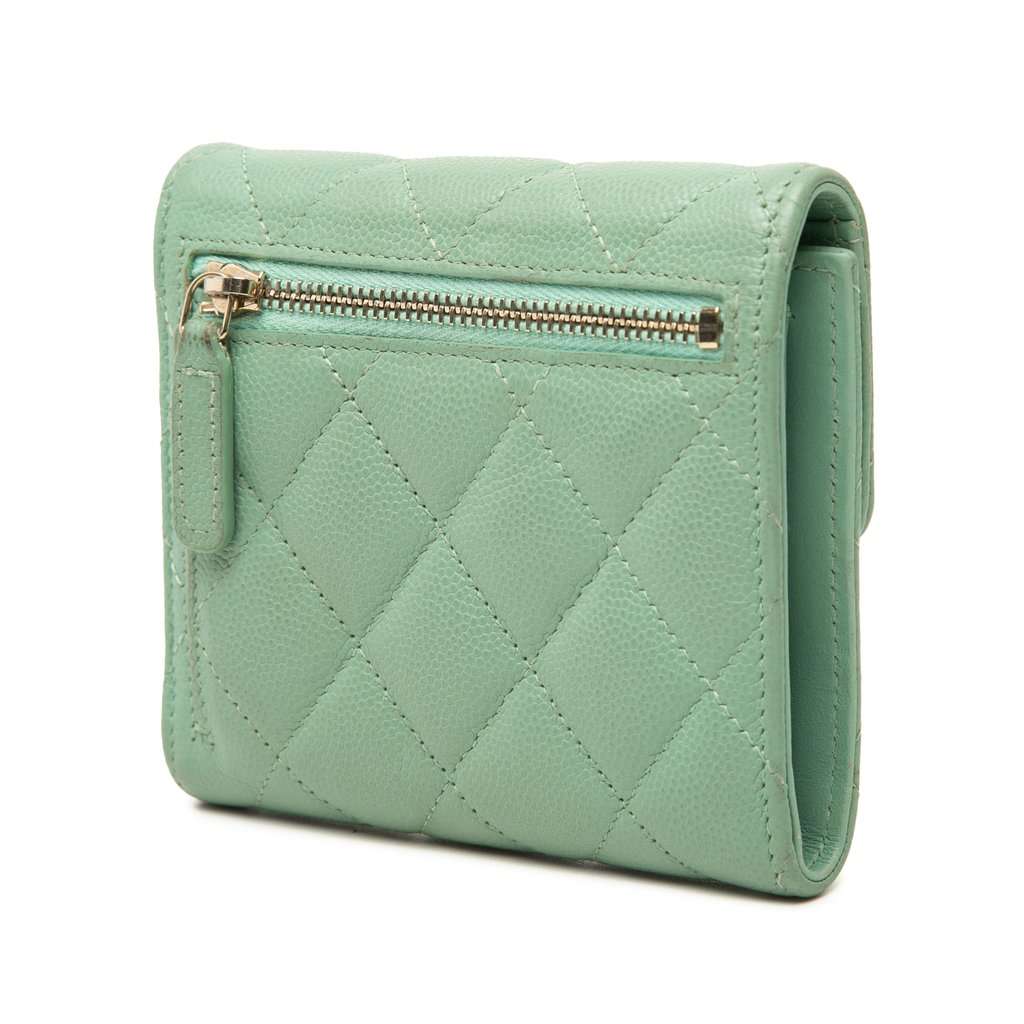 Chanel CC Quilted Caviar Trifold Wallet Green Leather Very good condition - Back View
