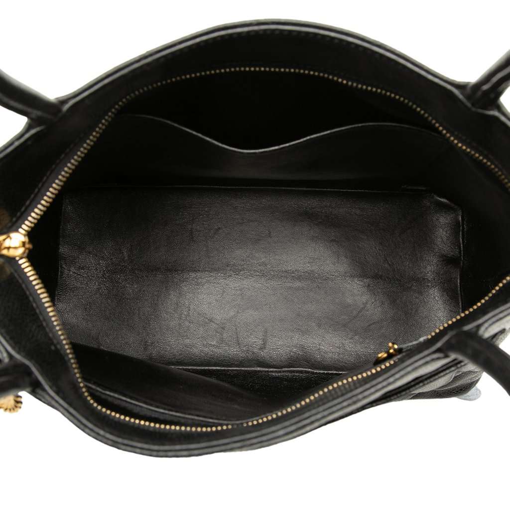 Chanel Caviar Medallion Tote Black Leather Very good - Model View