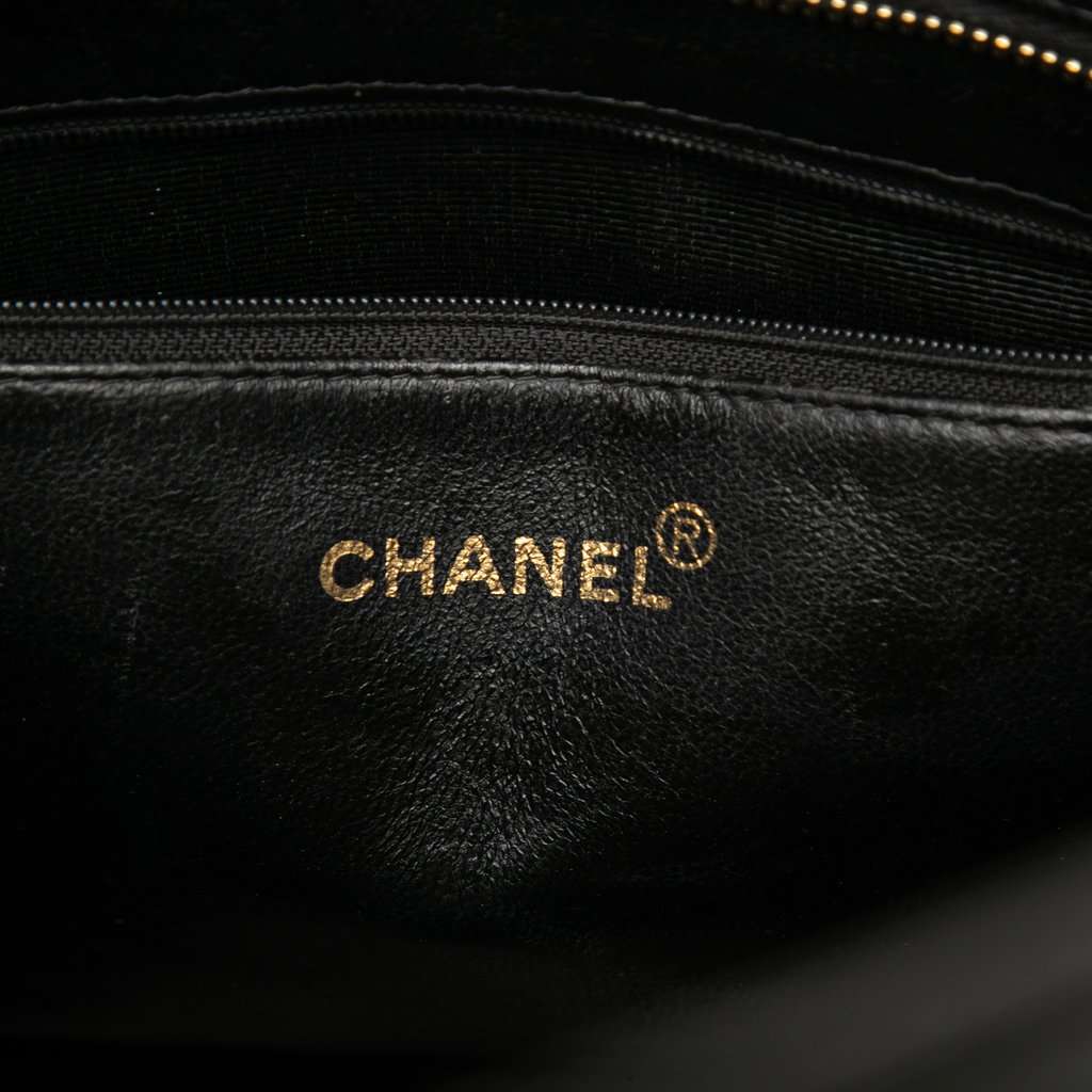 Chanel Caviar Medallion Tote Black Leather Very good - Box View
