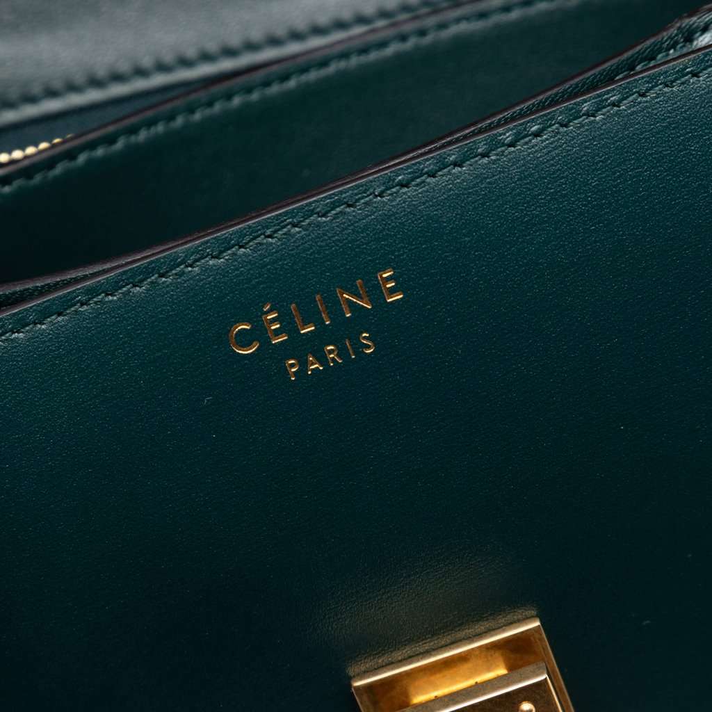 Celine Small Calfskin Classic Box Green Leather Very good - Model View