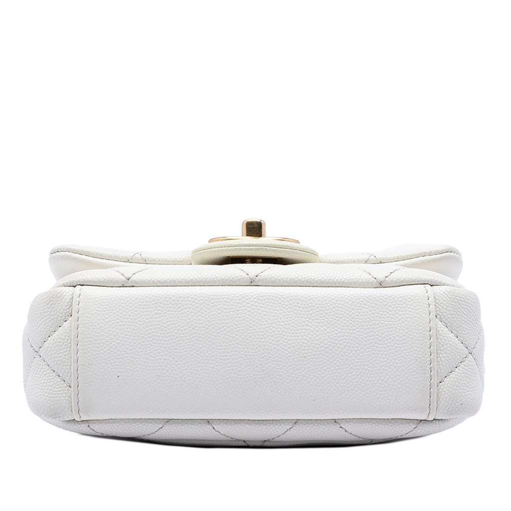 Chanel Mini Quilted Caviar Twist Your Buttons Flap White Leather Very good condition - Inside View