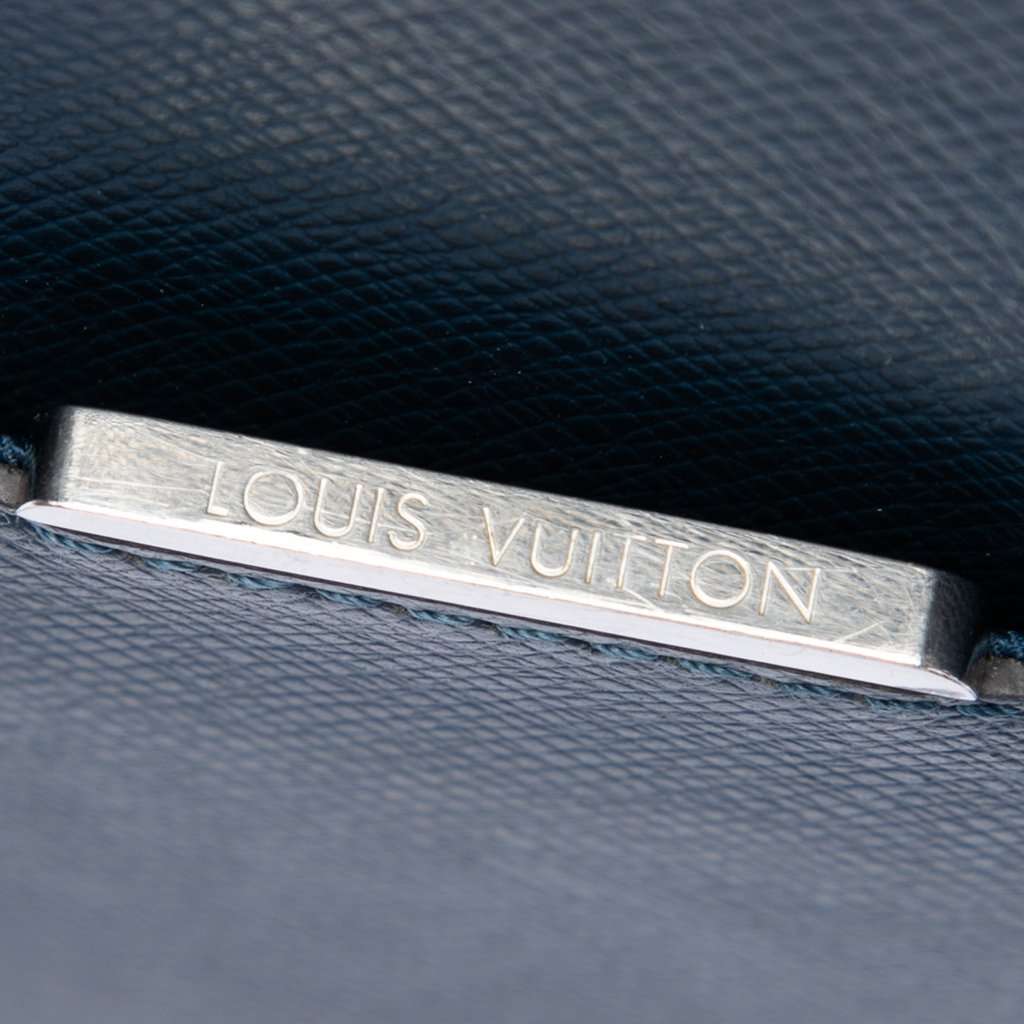 Louis Vuitton Taiga Anton Pochette Blue Leather Very good - Box View