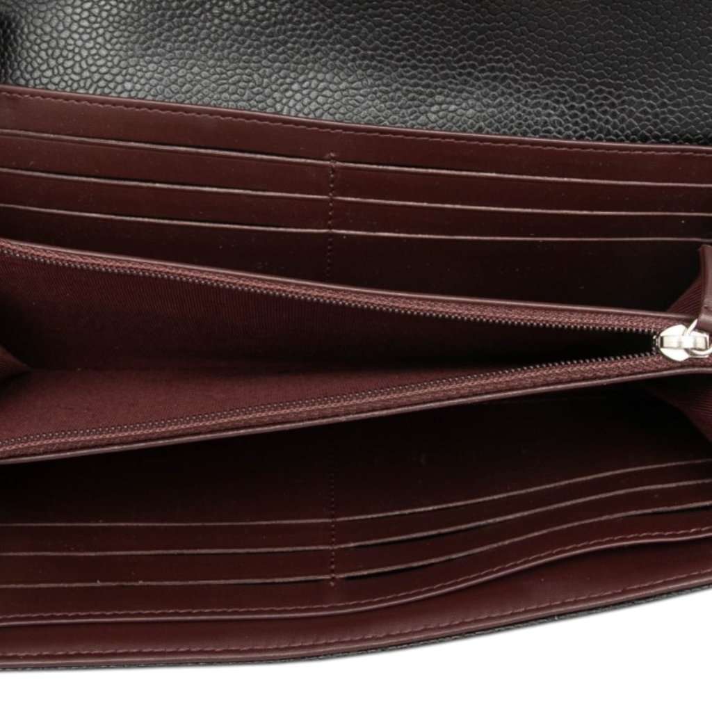 Chanel CC Quilted Caviar Flap Long Wallet Black Leather Very good condition - Model View