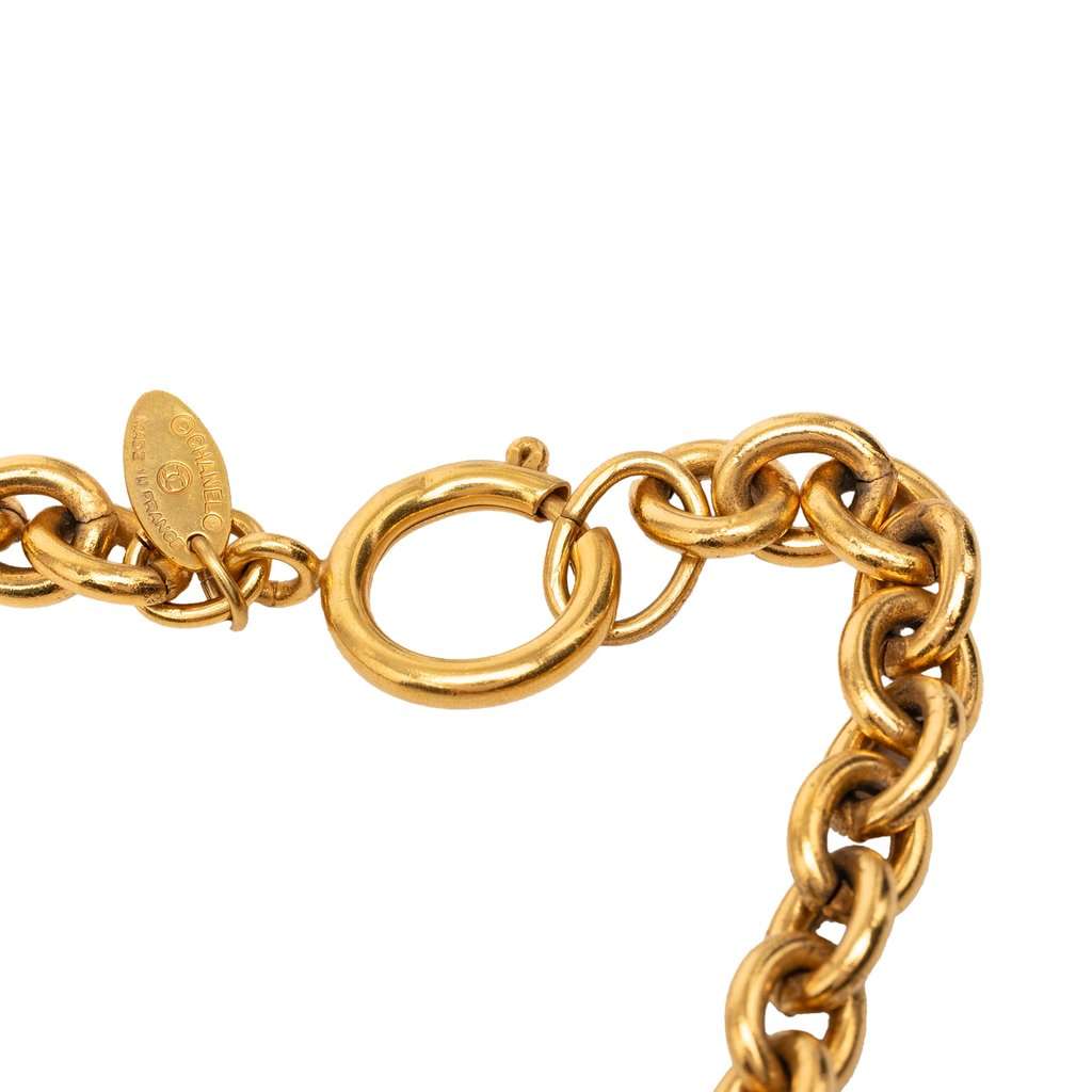 Chanel CC Gold Plated Medallion Collar Necklace Gold Metal Very good condition - Inside View