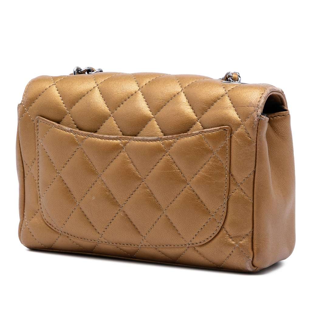 Chanel Limited Edition Mini Quilted Metallic Lambskin CC Chain Fringe Full Flap Gold Leather Very good condition - Back View