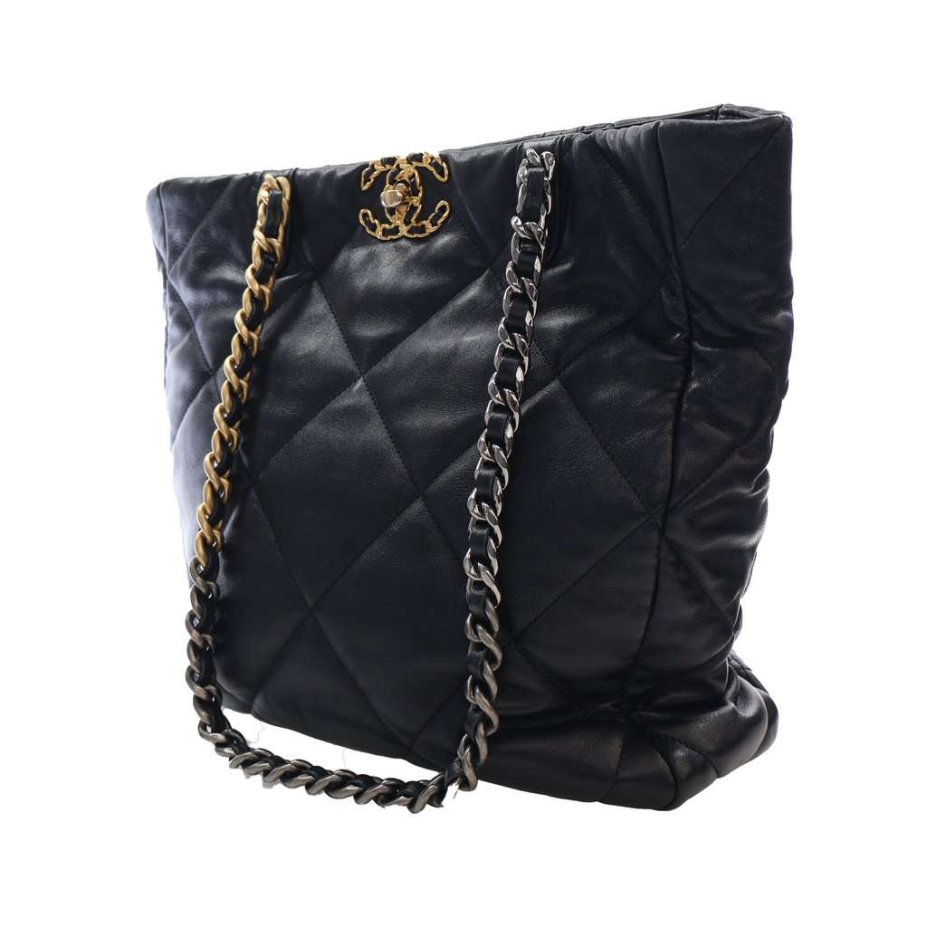 Chanel Lambskin 19 Vertical Shopping Tote Black Leather Very good condition - Inside View