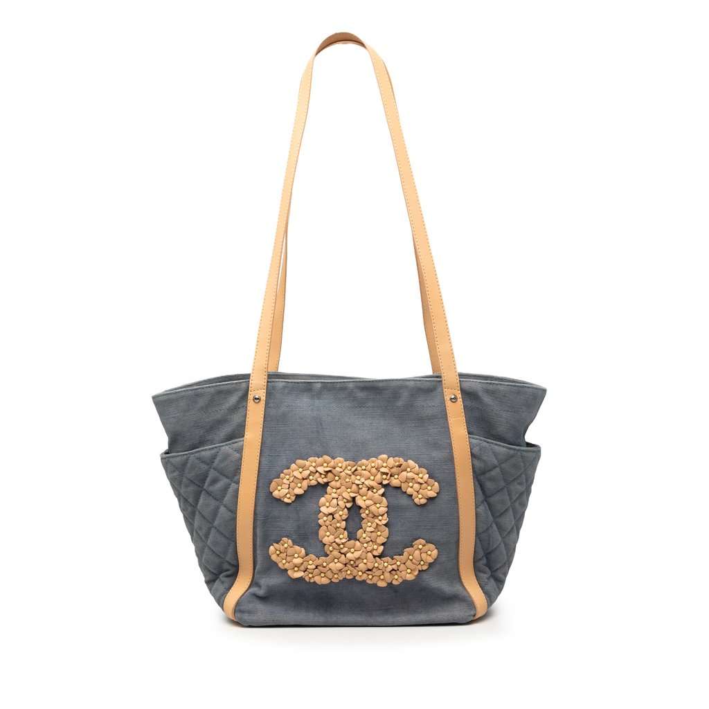 Chanel Quilted Denim CC Camellia Tote Blue Very good condition - Front View