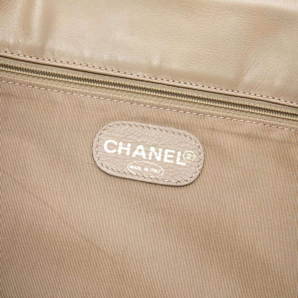 Chanel CC Canvas Wooden Handle Tote Beige Very good condition - Box View