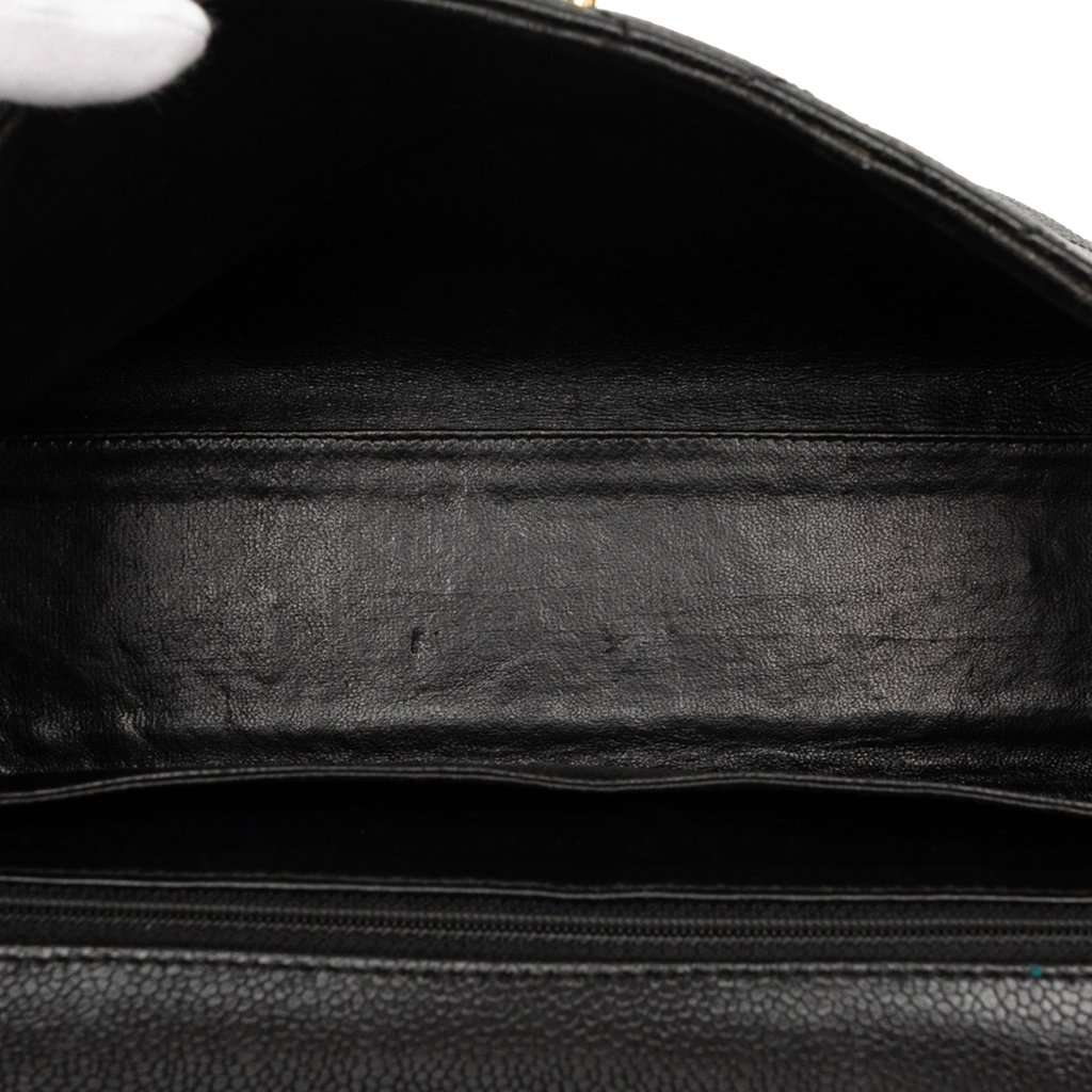 Chanel CC Quilted Caviar Kelly Top Handle Bag Black Leather Very good condition - Model View