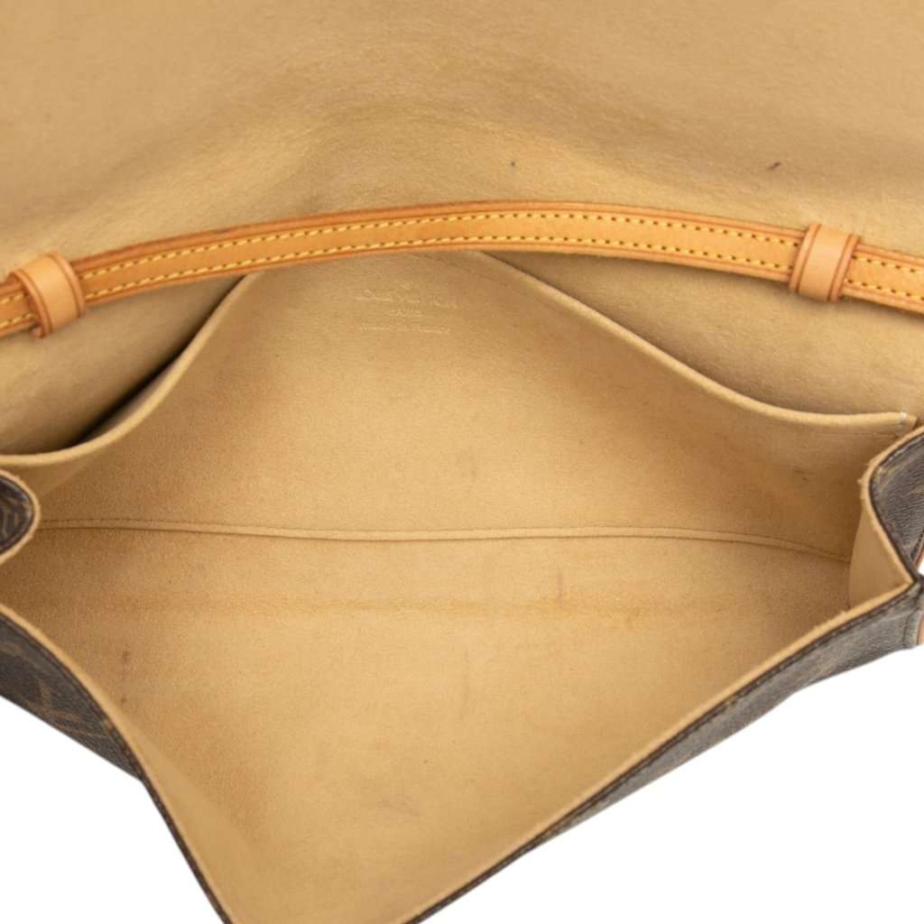 Louis Vuitton Monogram Pochette Twin GM Brown Very good condition - Model View