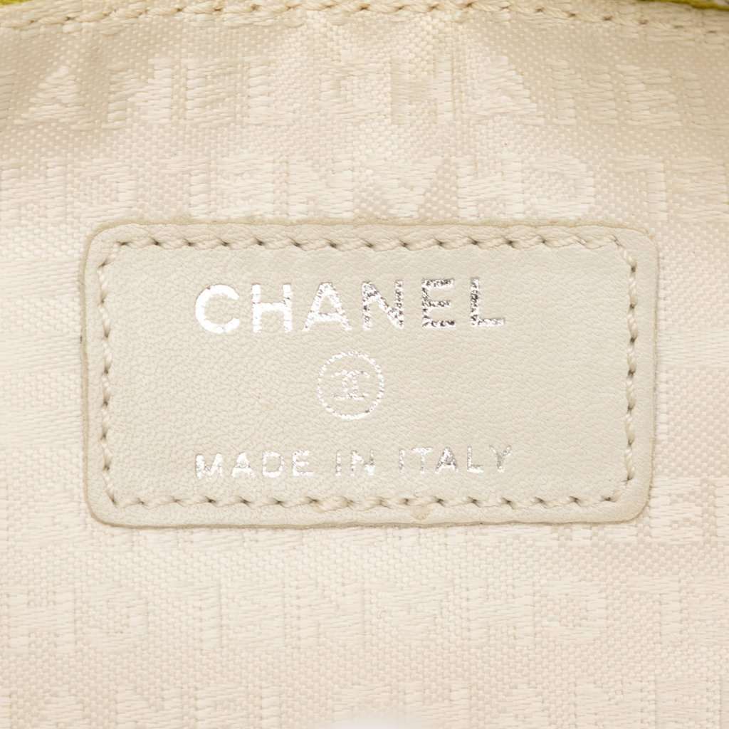 Chanel Lambskin Precious Symbols Pochette Yellow Leather Very good condition - Box View