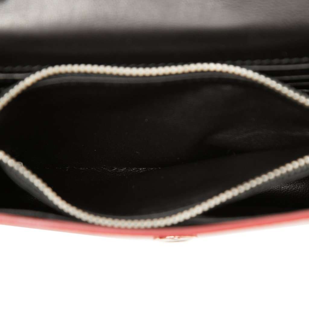 Prada Saffiano Vernice Crossbody Red Leather Very good - Model View