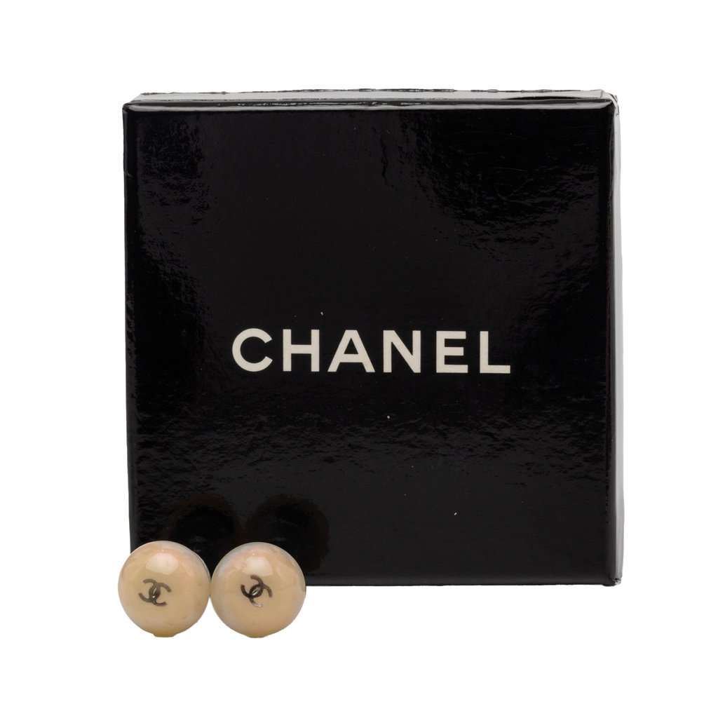 Chanel CC Resin Brass Push Back Earrings Beige Plastic Very good - Model View