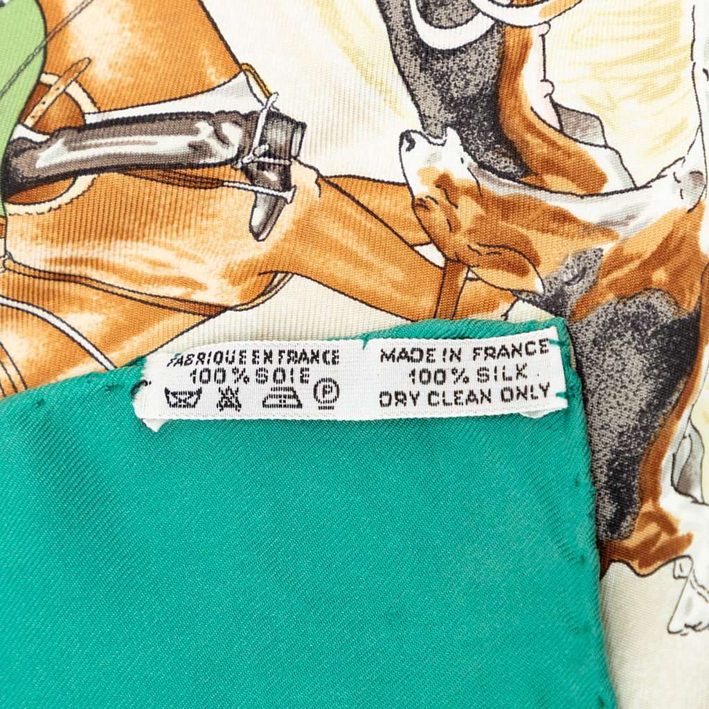 Hermès Le Laisser Courre Silk Scarf 90 Green Very good - Box View