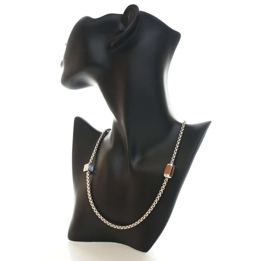 Hermès Palladium Plated Buffalo Horn Swift Meli Melo Necklace Silver Metal Very good condition - Model View
