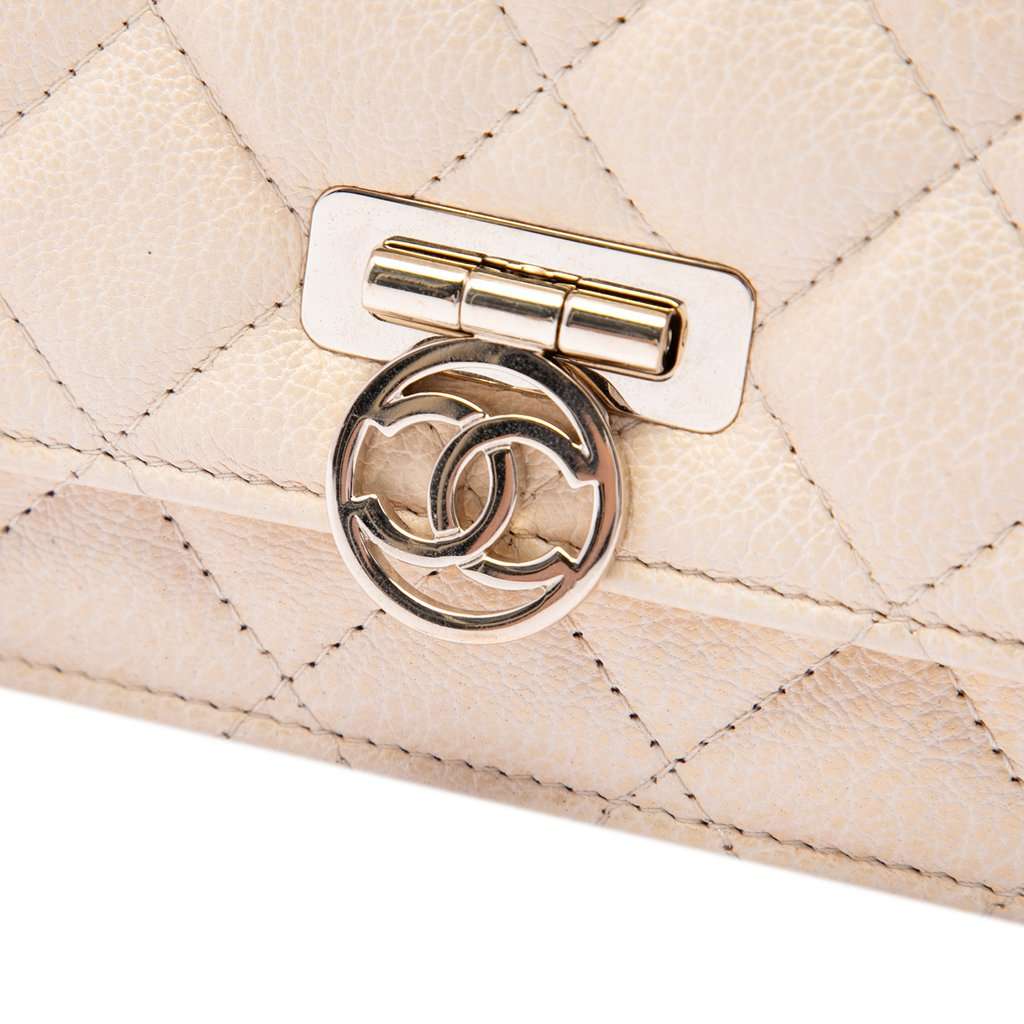 Chanel Round CC Quilted Calfskin Flip Lock Wallet On Chain Beige Leather Very good condition - Box View
