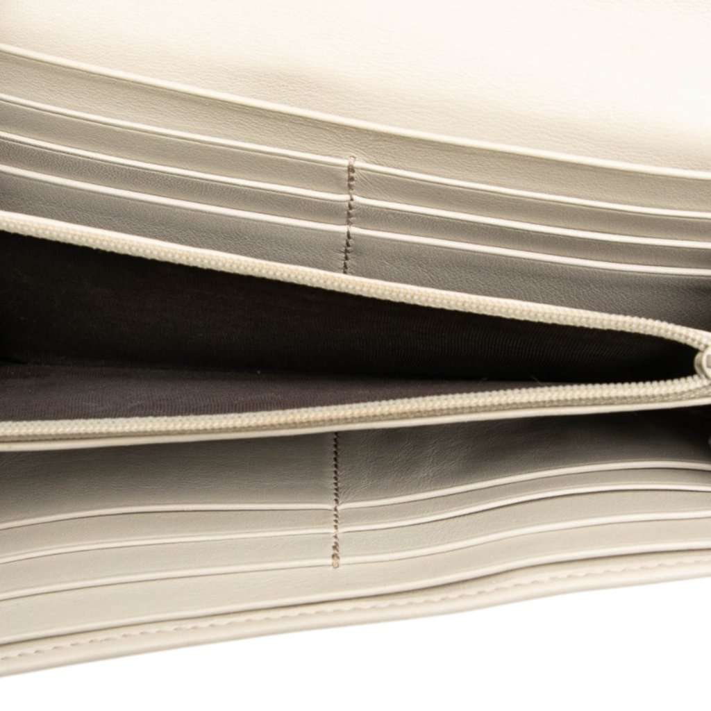 Gucci Microguccissima Nice Long Wallet White Leather Very good - Model View