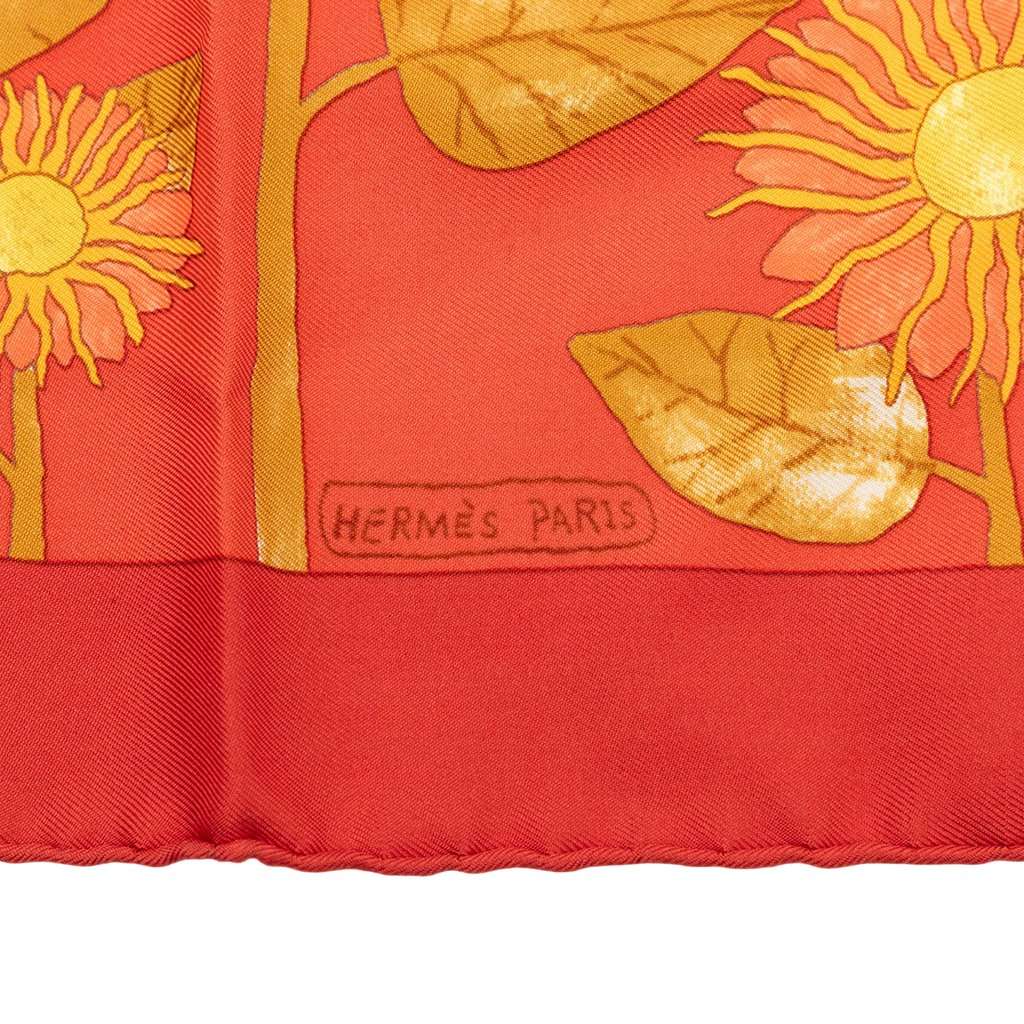 Hermès Tourne Sols Silk Handkerchief Orange Very good condition - Model View